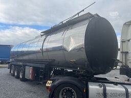 Vocol 3 Achs 32.000 Ltr Bitumen V2 A isoliert
