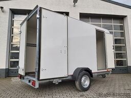 trailershop Wohnmobilverlängerung isoliert Fenster  Seitentür