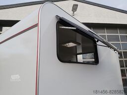 trailershop Wohnmobilverlängerung isoliert Fenster  Seitentür