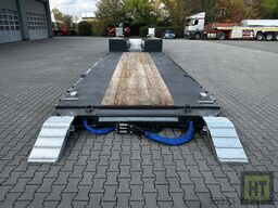 Faymonville MAX Trailer 3-Achs-Tiefbett mit Pendelachsen