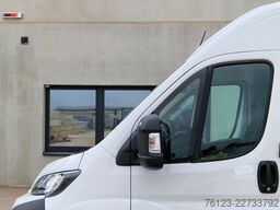 MERCEDES-BENZ Frontniederflur Sprinter 517 / 4 er Bestuhlung
