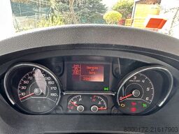 Bürstner Ixeo I746 mit Luftfederung und Hubstütze