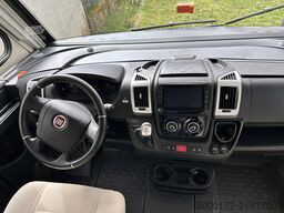 Bürstner Ixeo I746 mit Luftfederung und Hubstütze