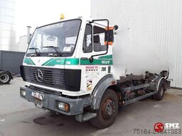Mercedes-Benz SK 1827