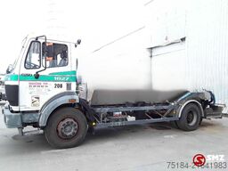 Mercedes-Benz SK 1827