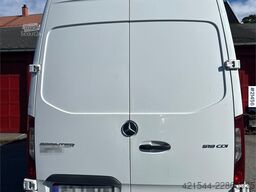 Mercedes-Benz Sprinter 519 w/ 16+1 seats and 3 wheelchair users