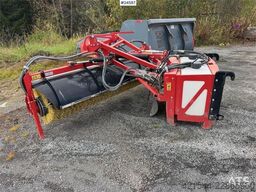 Tokvam FK sweeper with quick-attach system