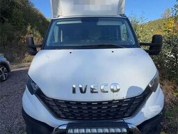 Iveco 4x2 Box truck - Zepro tail lift and side door