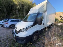 Iveco 4x2 Box truck - Zepro tail lift and side door
