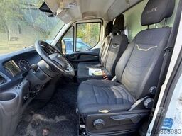 Iveco 4x2 Box truck - Zepro tail lift and side door