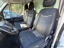 Iveco 4x2 Box truck - Zepro tail lift and side door