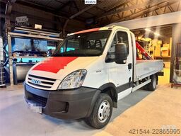Priklopnik za platformo Iveco 50C18 Flatbed Truck with Rear-Mounted HMF Crane –