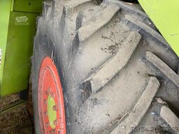 CLAAS Commandor 228