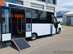 MERCEDES-BENZ Heckniederflur Sprinter 517 / 4 er Bestuhlung