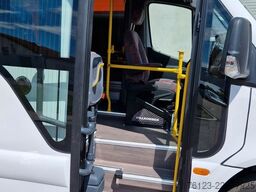 MERCEDES-BENZ Heckniederflur Sprinter 517 / 4 er Bestuhlung