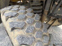 Unimog U 1000 427/10 Kran Hiab 090 KM: 8.600