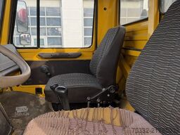 Unimog U 1000 427/10 Kran Hiab 090 KM: 8.600