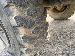 Unimog U 1000  427/10 Kran Hiab 090 KM: 8.600