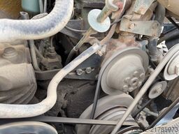 Unimog U 1000  427/10 Kran Hiab 090 KM: 8.600