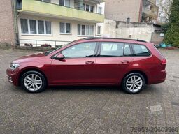 VOLKSWAGEN Golf Variant 110kw DSG Comfo. * Alcantara * Navi