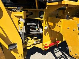 CATERPILLAR 930M Radlader mit Schaufel 2.090 BTH