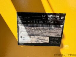 CATERPILLAR 930M Radlader mit Schaufel 2.090 BTH