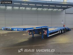Broshuis 3ASD-18-30/0 Lift + Steering Axle Hydraulic Ramps