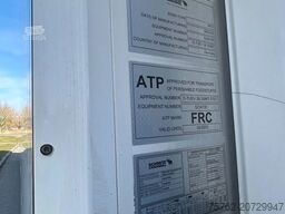 Schmitz Cargobull Multitemp , low hour , tussenschot , bloemenbreed