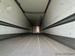 Schmitz Cargobull Multitemp , low hour , tussenschot , bloemenbreed