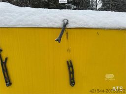 Vama salt/sand spreader. Lightly used!