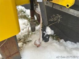 Vama salt/sand spreader. Lightly used!