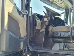 MAN TGX 18.520 4x2 - Full spec - Retarder - Night c...