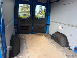 MERCEDES-BENZ Sprinter 319 CDI V6 Automatik Klima LED AHK