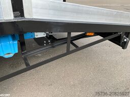 Volkswagen Crafter 35 2.0 TDI met Nieuwe Oprijcarrosserie