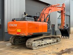 Hitachi ZX210LC-6