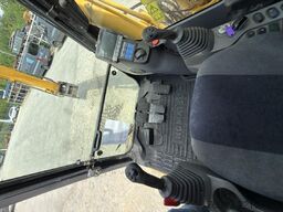Komatsu PC210LCi-10