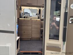 EURAMOBIL Integra Line IL 720 EF 2 x Mondial+ Design Paket