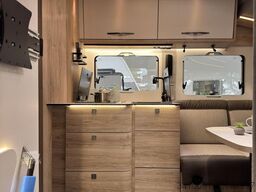 EURAMOBIL Integra Line IL 720 EF 2 x Mondial+ Design Paket