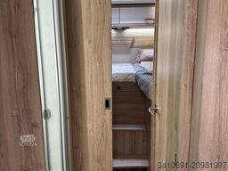 EURAMOBIL Integra Line IL 720 EF 2 x Mondial+ Design Paket