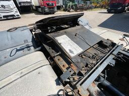 MAN TGX 18.440 XXL Mega LL höhenverstellbare Sattelp