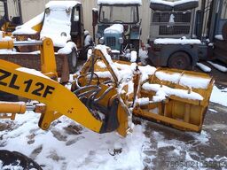  ZL 12 F**MIT SCHNEESCHILD