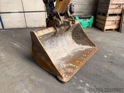 LIEBHERR R924 COMPACT - FULL HYDR - 25.7T - A/C - CE - B...