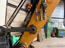 LIEBHERR R924 COMPACT - FULL HYDR - 25.7T - A/C - CE - B...