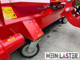 UNIMOG Dücker FKM 2400 Kehrmaschine mit 2?x Wassertank