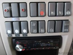 Volvo FL 250 FL 250 Bakwagen + Klep 2.000 kg Euro 6