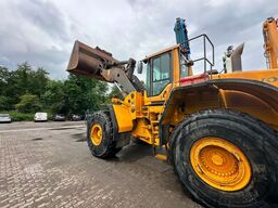 Volvo Volvo 220F