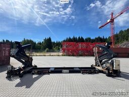 Hammar 140B Sideloader – One Lifting Arm Replaced in 2021