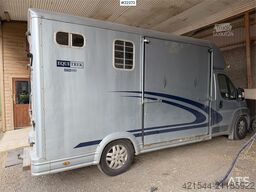 Peugeot Equi-Trek 4x2 horse truck with space for 2 horses