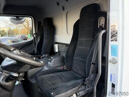 Mercedes-Benz Atego  818 L ThermoKingV-800 MAX seitliche Treppe