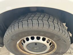 Mercedes-Benz Sprinter 319 1.9 CDI / L4 H3 / RWD / / Leder / ...